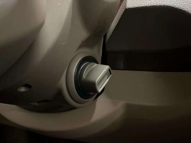 Used 2010 Nissan Sentra 2.0 SL w/ Leather Pkg image 48