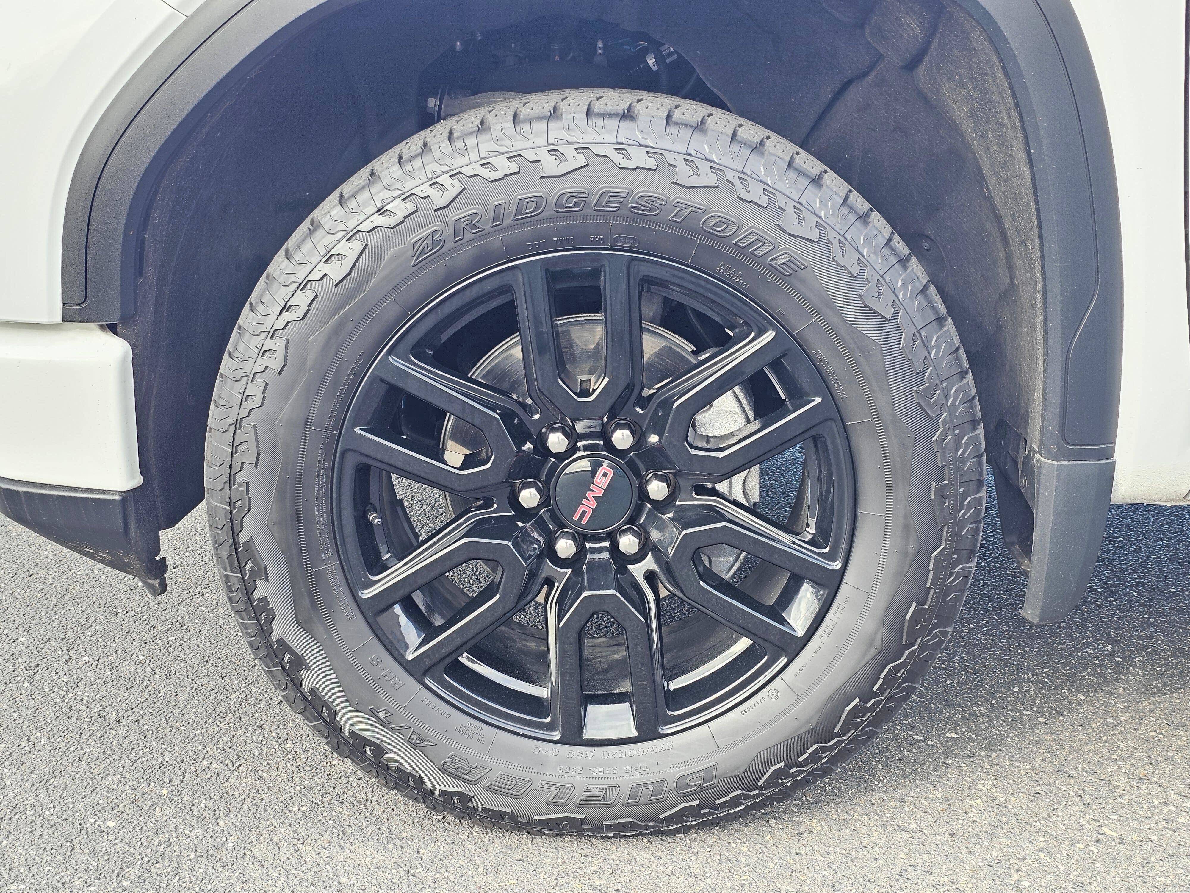 Used 2024 GMC Sierra 1500 Elevation w/ LPO, Elevation Black Package image 8