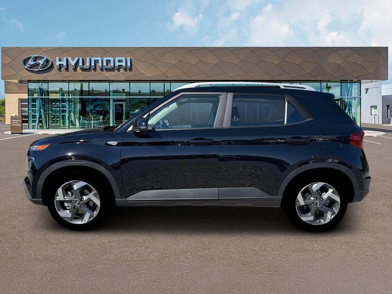 New 2026 Hyundai Venue SEL FWD image 3
