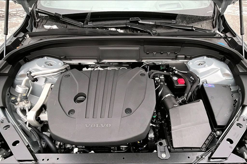 New 2026 Volvo XC60 B5 Ultra w/ Protection Package Premier AWD/4WD image 12