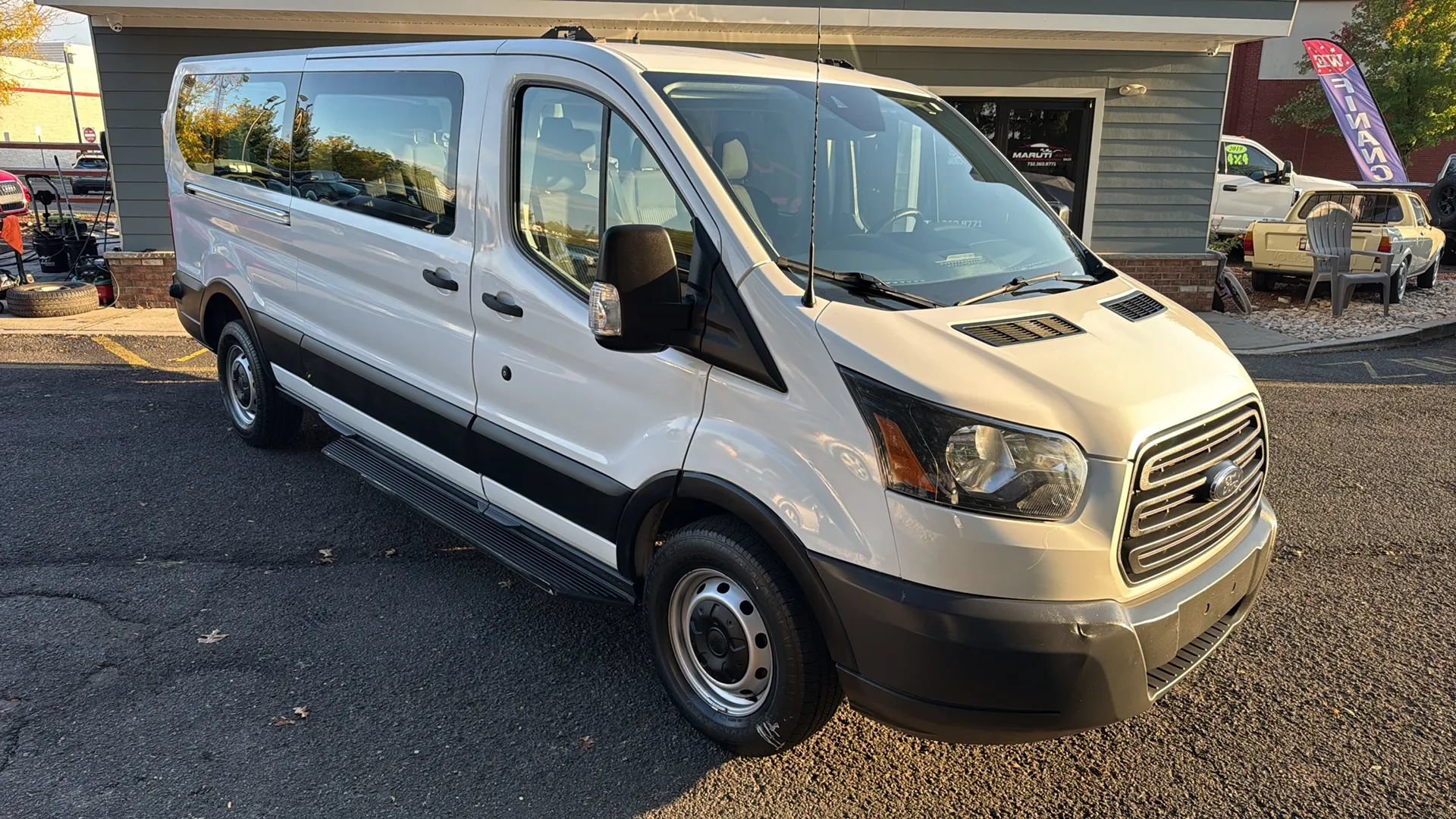 Used 2018 Ford Transit 350 XL RWD image 3