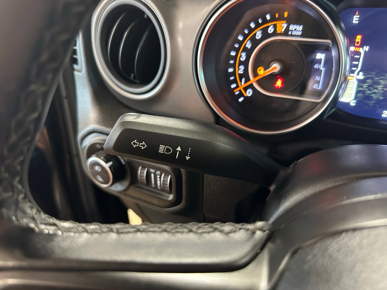 Used 2022 Jeep Gladiator Sport AWD/4WD image 19