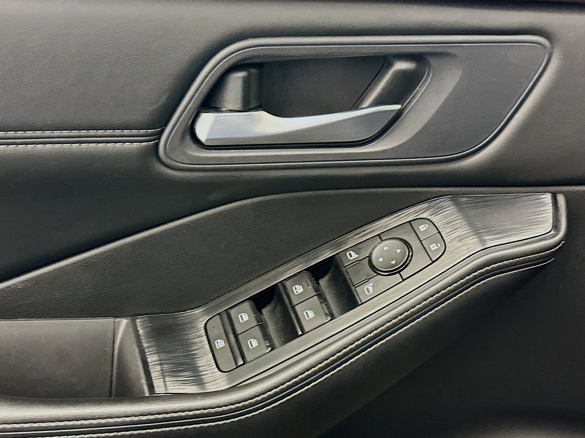 Used 2023 Nissan Rogue SV w/ SV Premium Package image 15