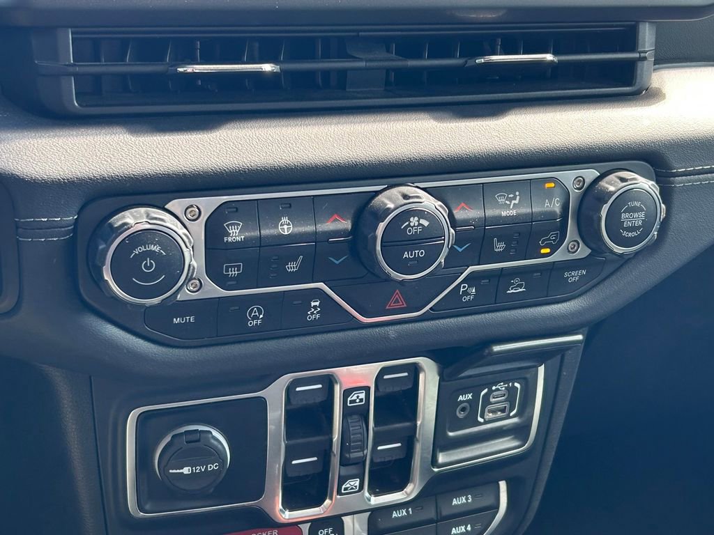Used 2024 Jeep Gladiator Mojave w/ Safety Group image 35