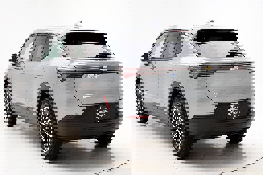 Used 2026 Chevrolet Equinox EV LT w/ Comfort Package image 7