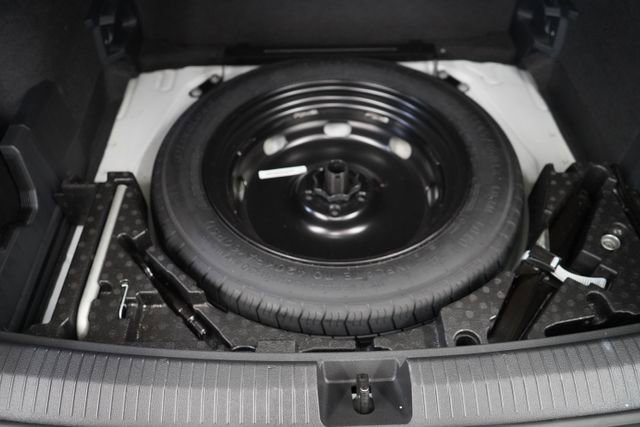 Used 2022 Volkswagen Tiguan SE w/ Panoramic Sunroof Package image 52