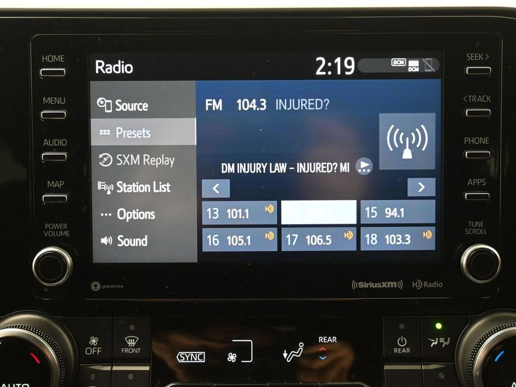 Used 2021 Toyota Highlander XLE image 20