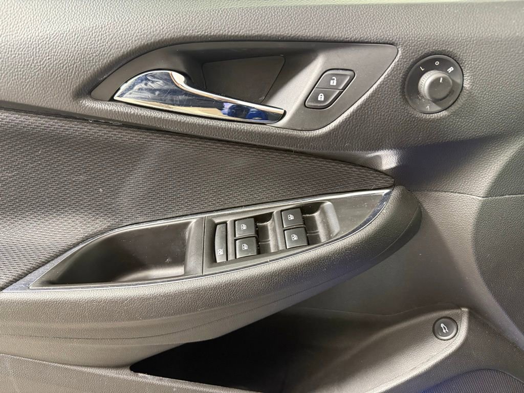 Used 2018 Chevrolet Cruze LT w/ Convenience Package image 13