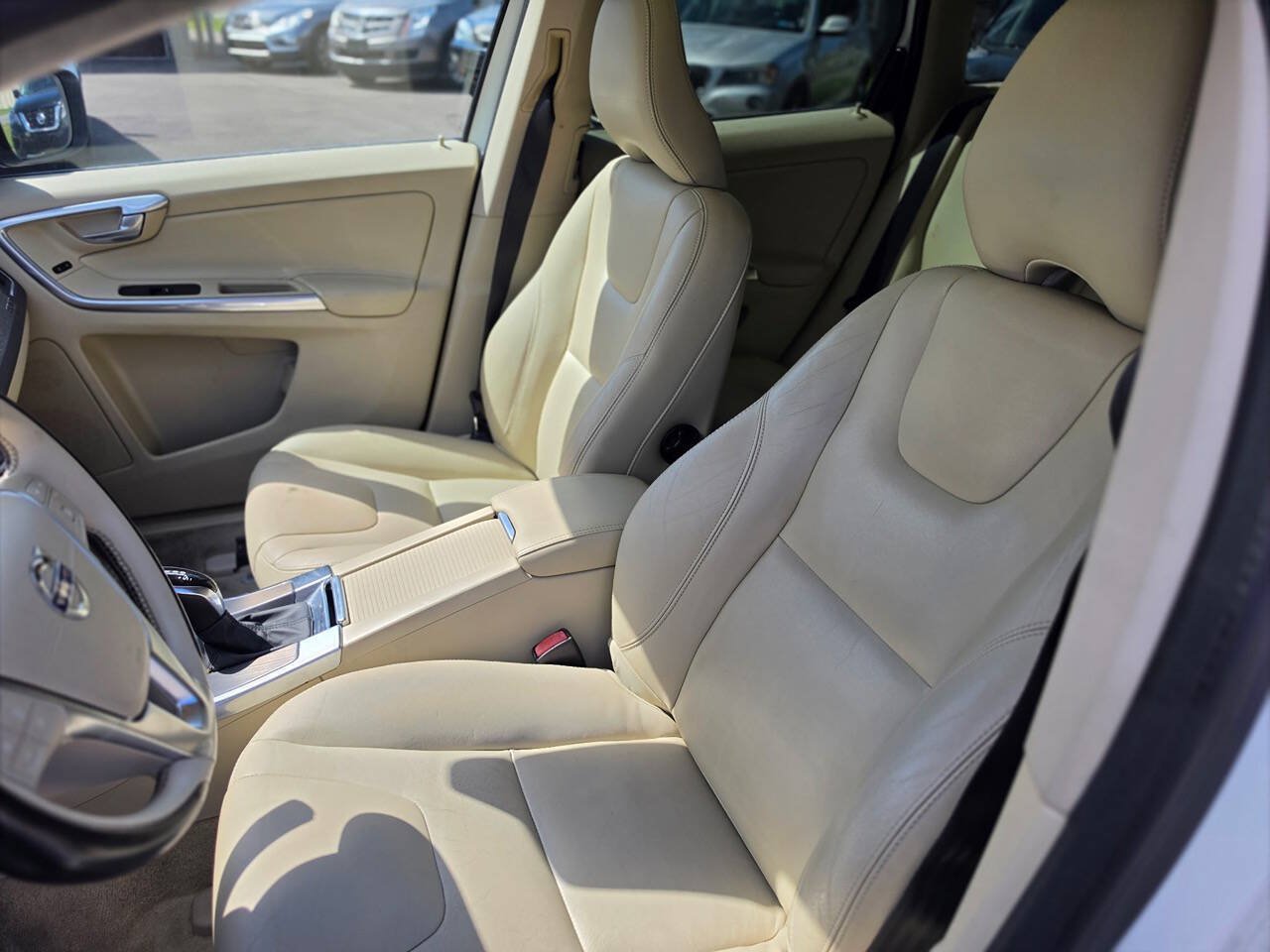 Used 2015 Volvo XC60 T5 AWD/4WD image 10