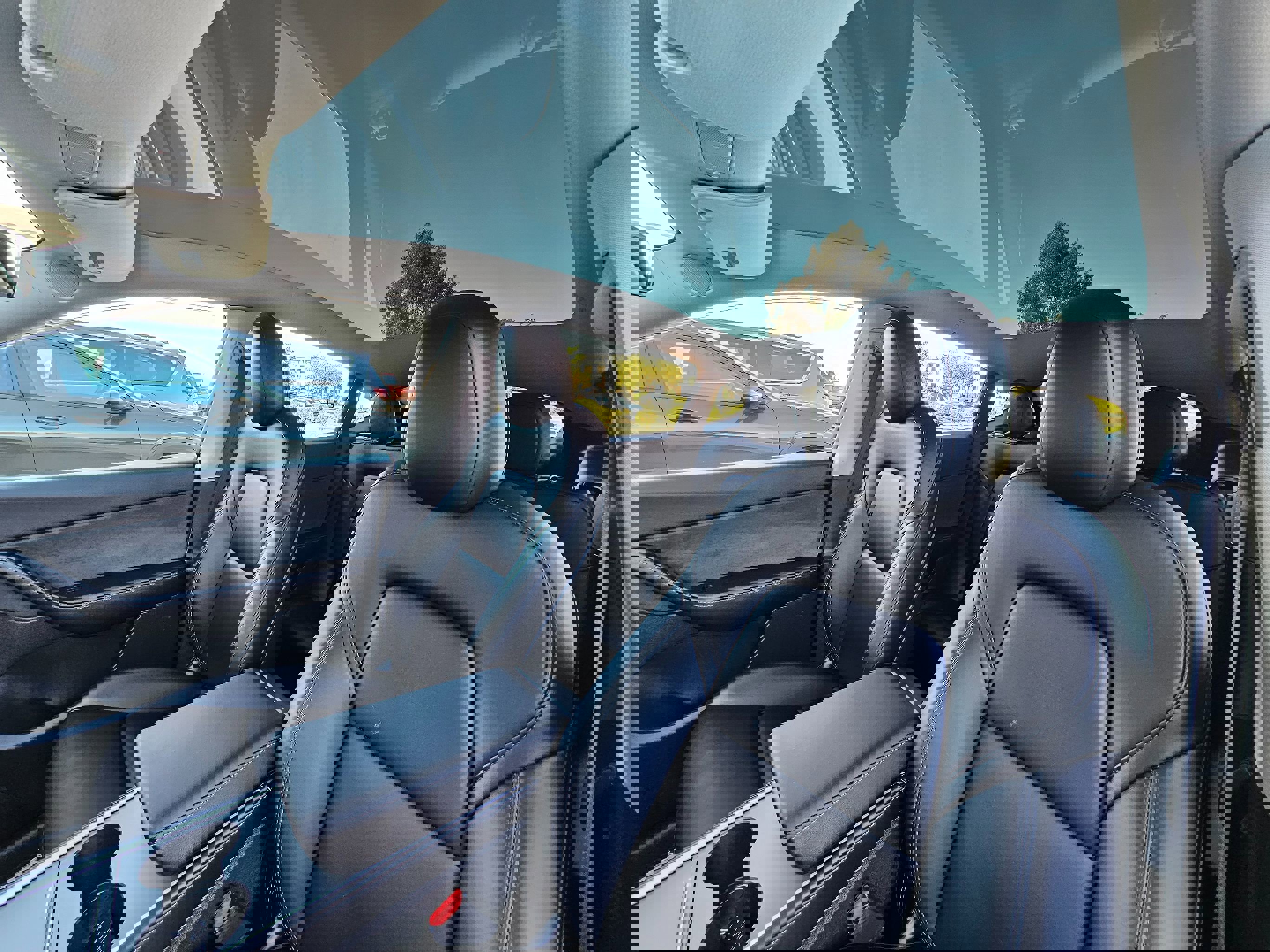 Used 2022 Tesla Model Y Long Range image 18