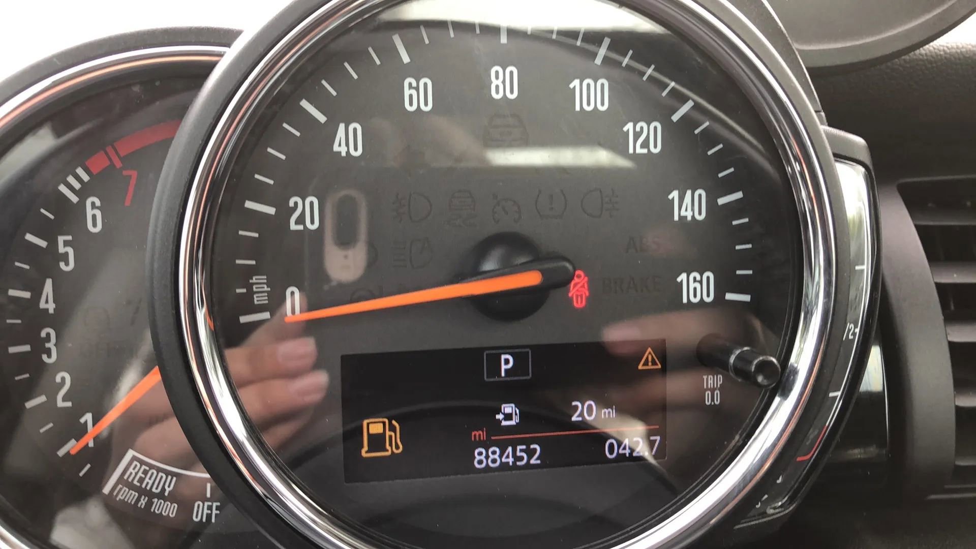 Used 2019 MINI Cooper 2-Door Hardtop image 25