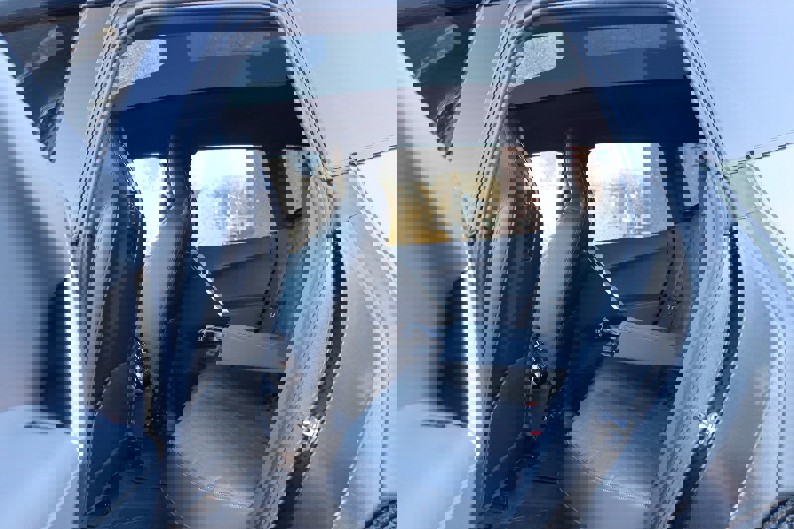 Used 2023 BMW iX M60 w/ Executive Package image 15