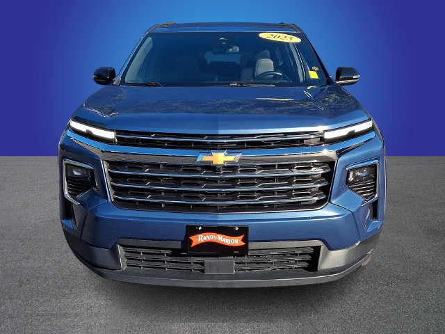 Used 2025 Chevrolet Traverse LT AWD/4WD image 2