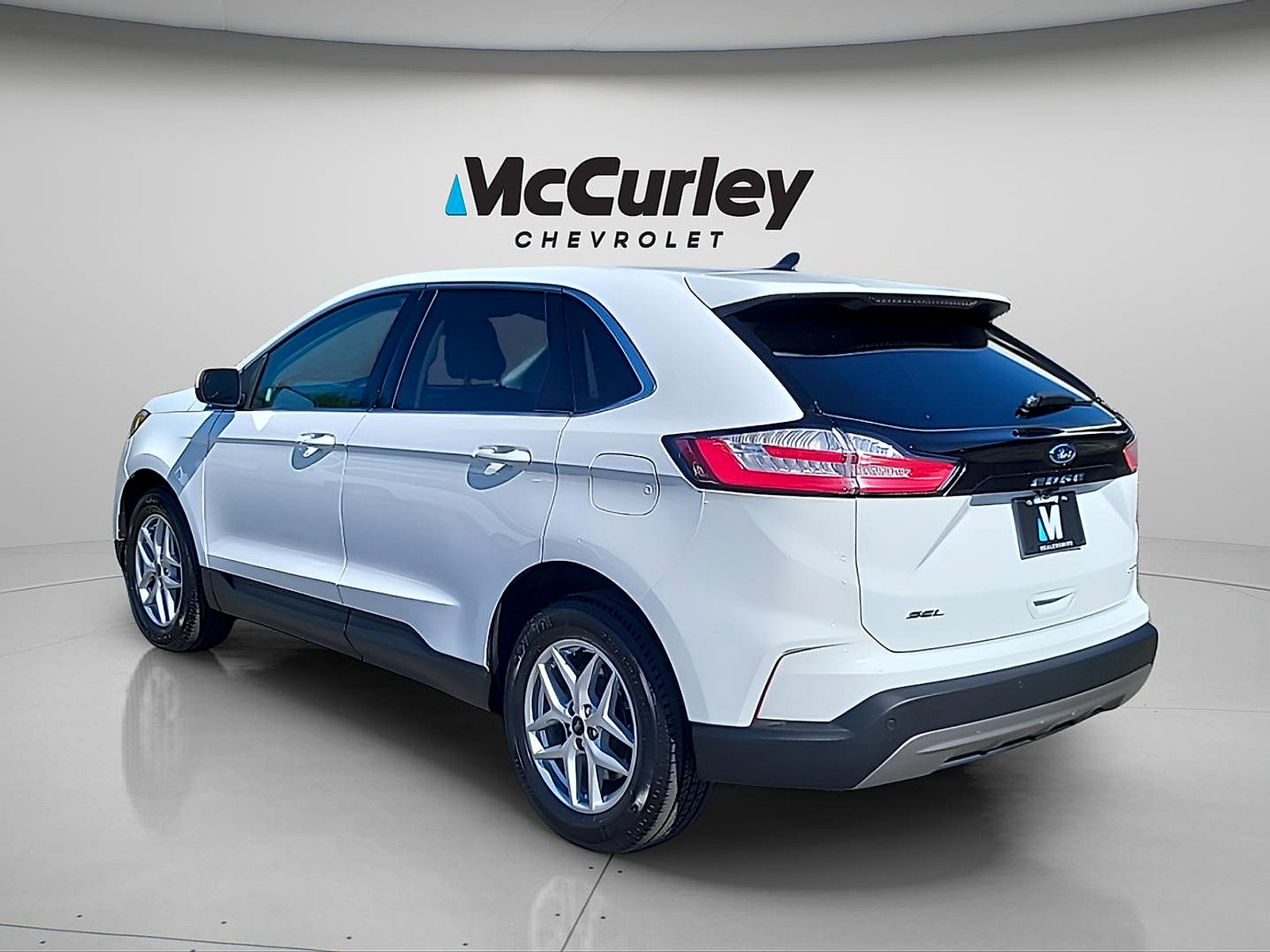 Used 2024 Ford Edge SEL AWD/4WD image 5