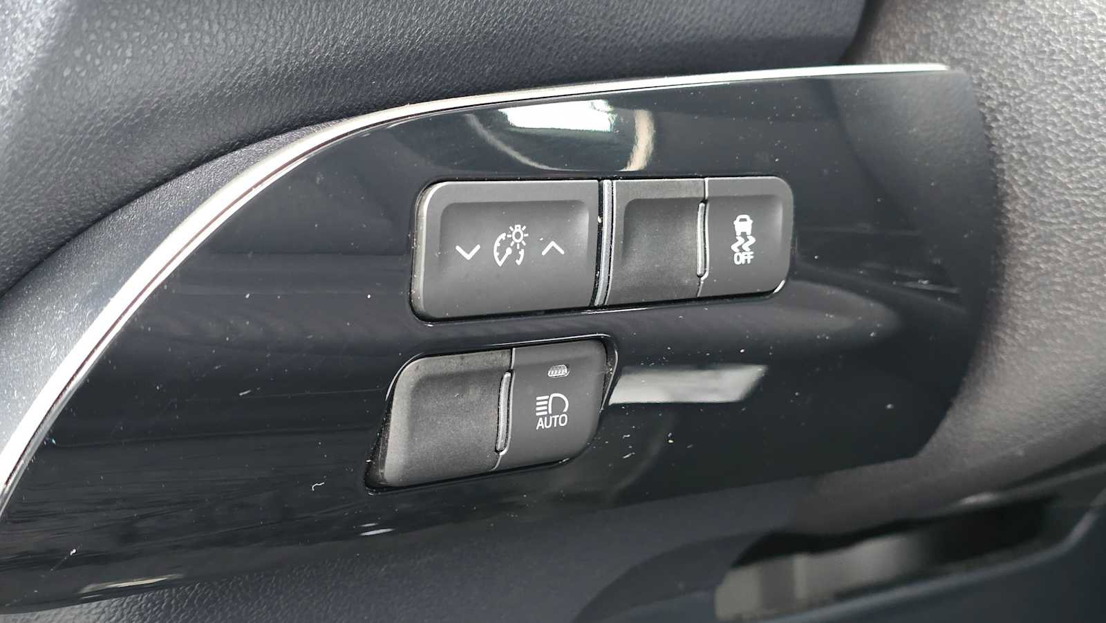 Certified 2018 Toyota Prius Prime Plus image 25