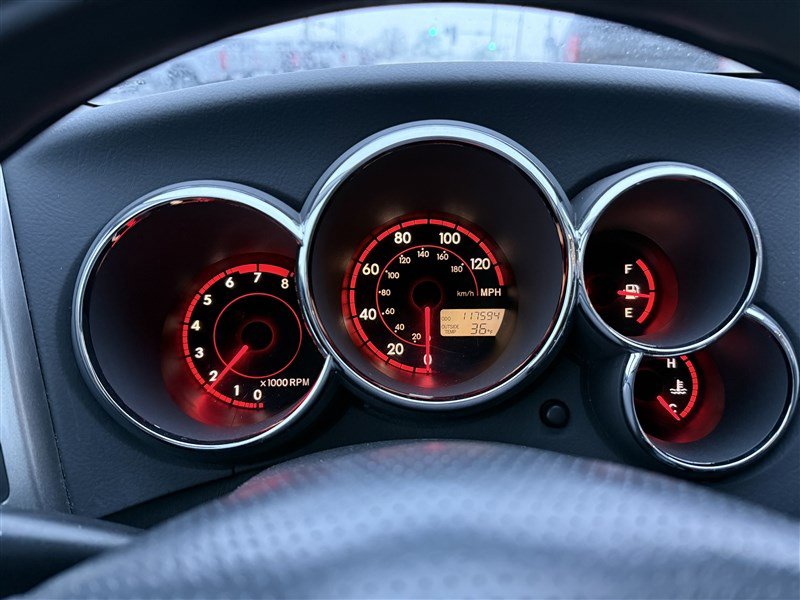 Used 2004 Toyota Matrix XR image 10