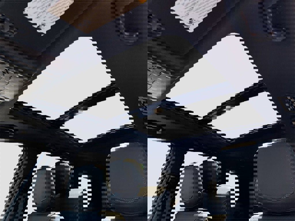 New 2025 Cadillac XT6 Luxury image 22