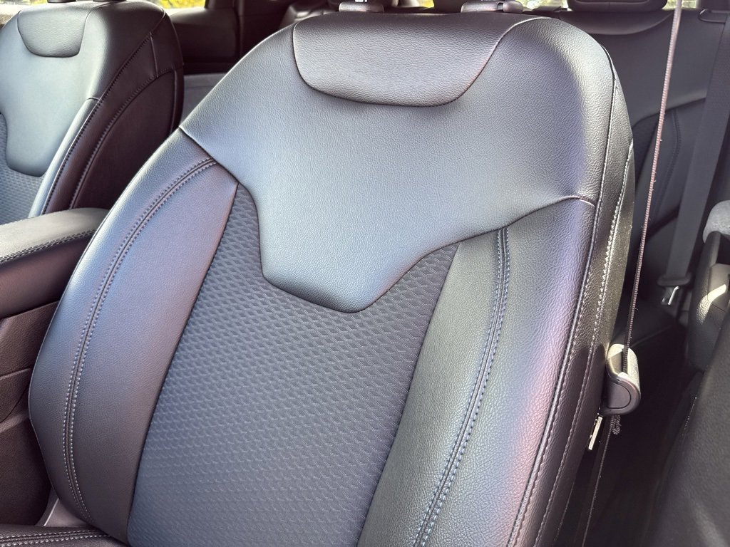 Used 2023 Jeep Compass Latitude w/ Convenience Group image 27