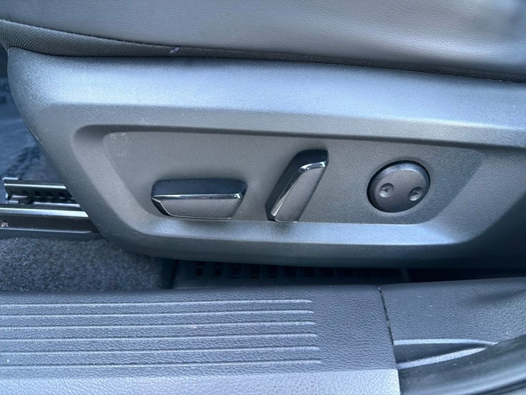 Used 2023 Nissan Rogue SV w/ SV Premium B Package image 44