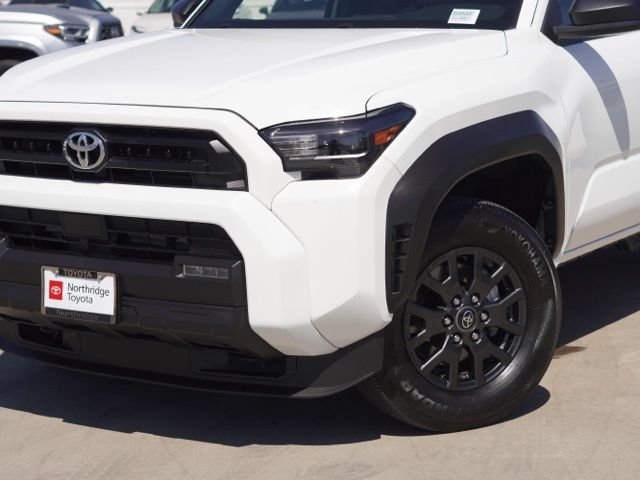 Used 2025 Toyota 4Runner SR5 AWD/4WD image 4