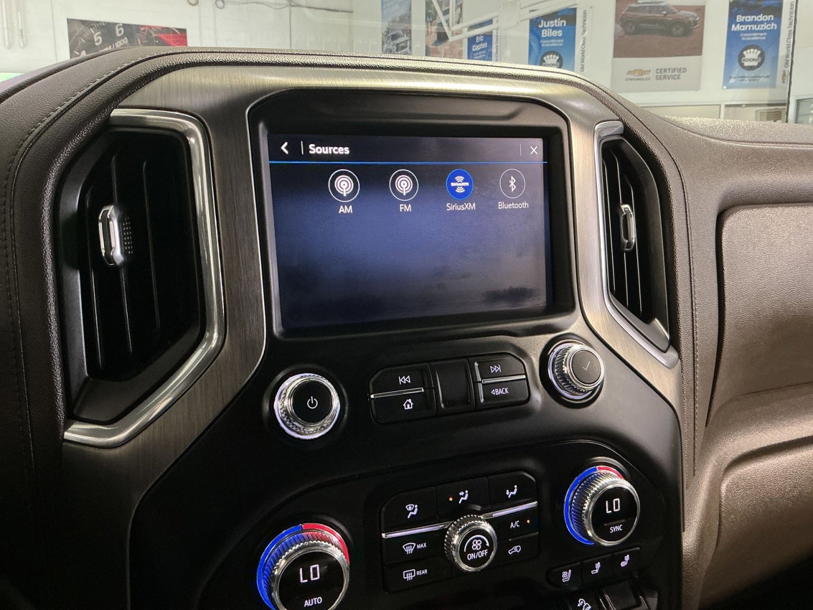Used 2021 GMC Sierra 1500 Denali w/ Denali Illumination Package AWD/4WD image 19