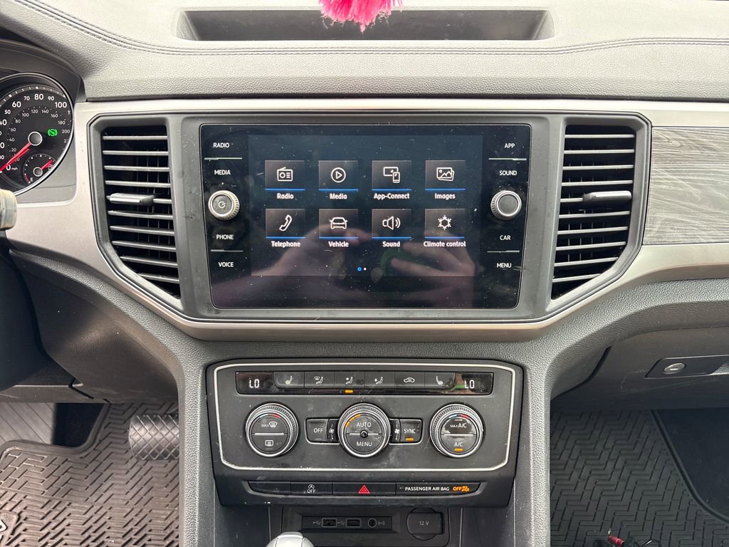 Used 2020 Volkswagen Atlas Cross Sport SE w/ Panoramic Sunroof Package image 23