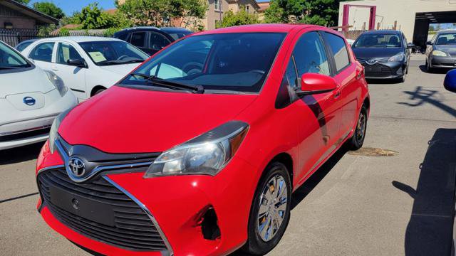 Used 2015 Toyota Yaris L image 1