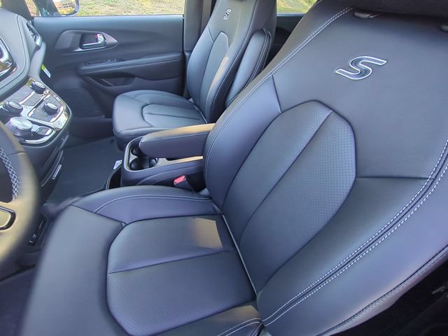 New 2026 Chrysler Pacifica Select w/ S Appearance Package FWD image 27