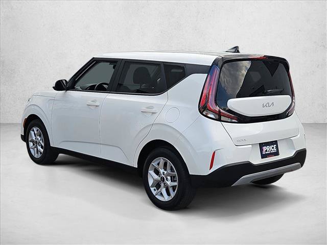 Used 2025 Kia Soul LX FWD image 8