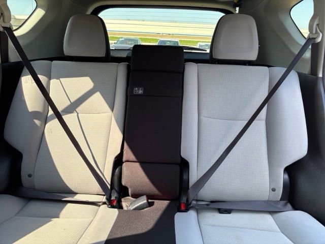 Used 2016 Toyota RAV4 XLE AWD/4WD image 25