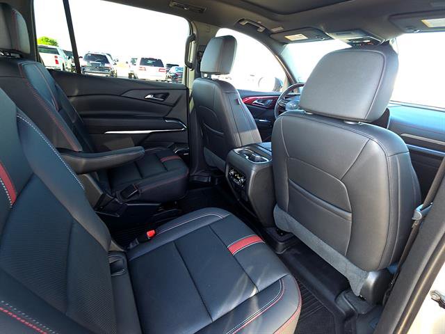 Used 2025 Chevrolet Traverse RS w/ LPO, Floor Liner Package FWD image 19