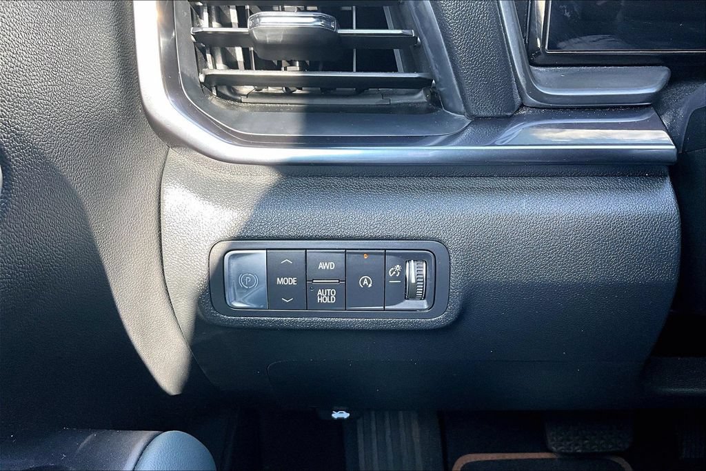 Used 2026 GMC Terrain AT4 w/ Convenience Package III AWD/4WD image 15