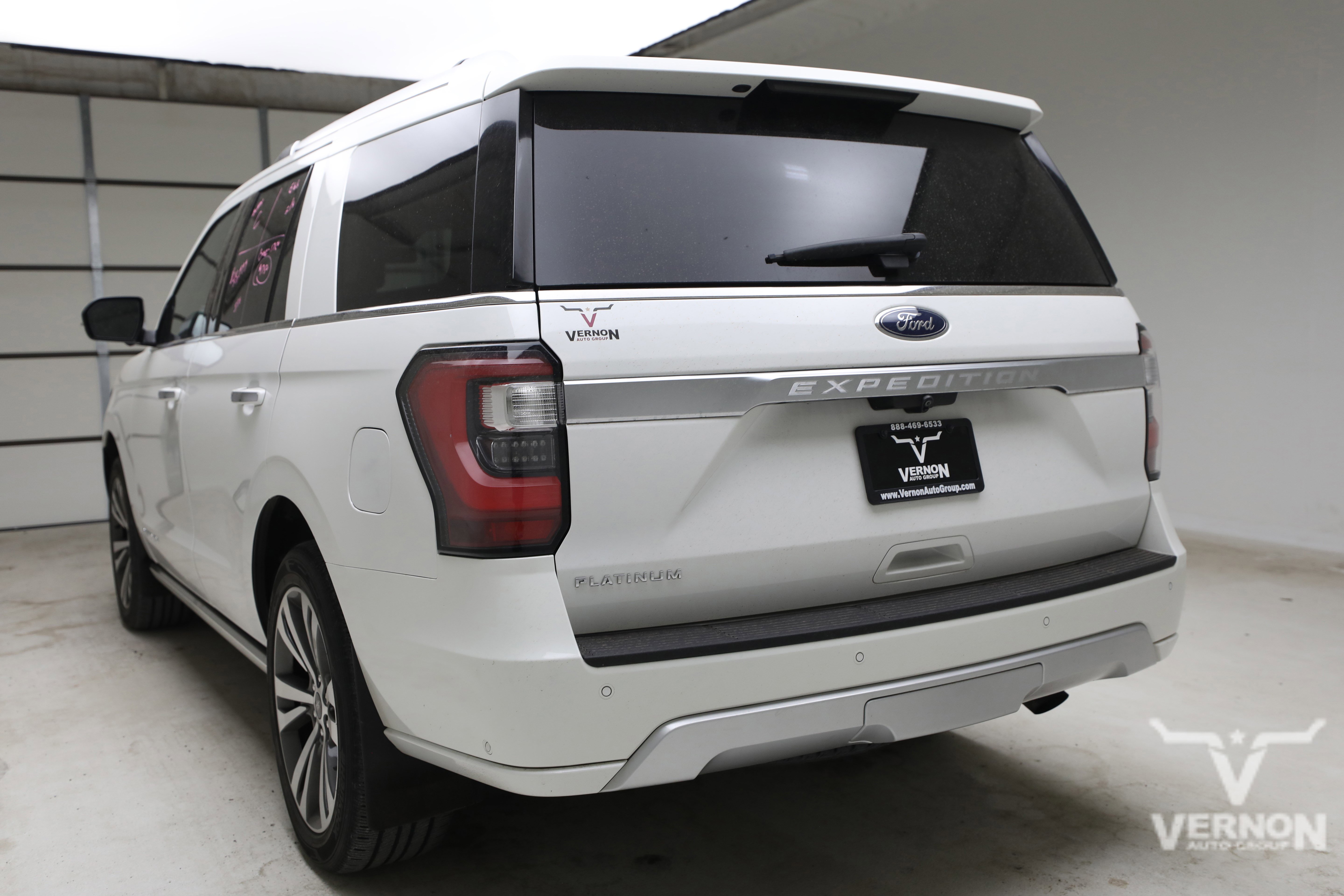 Used 2021 Ford Expedition Platinum AWD/4WD image 2