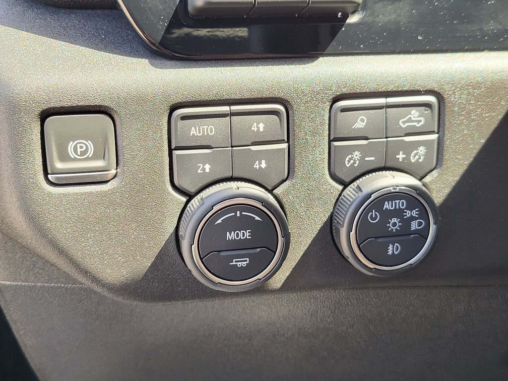 Used 2024 Chevrolet Silverado 2500 High Country w/ High Country Premium Package AWD/4WD image 26