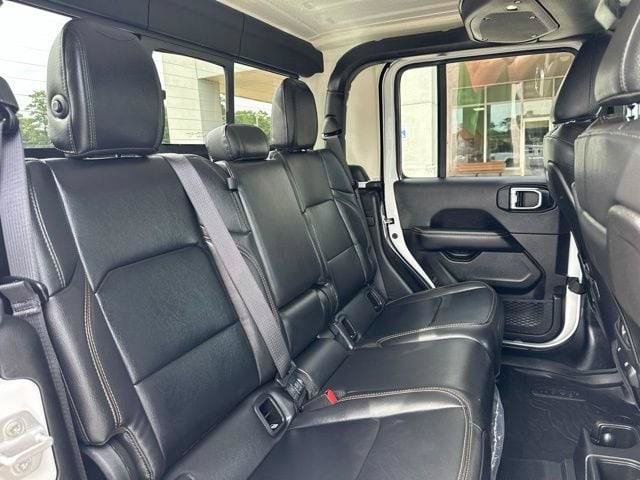 Certified 2025 Jeep Gladiator Overland AWD/4WD image 38