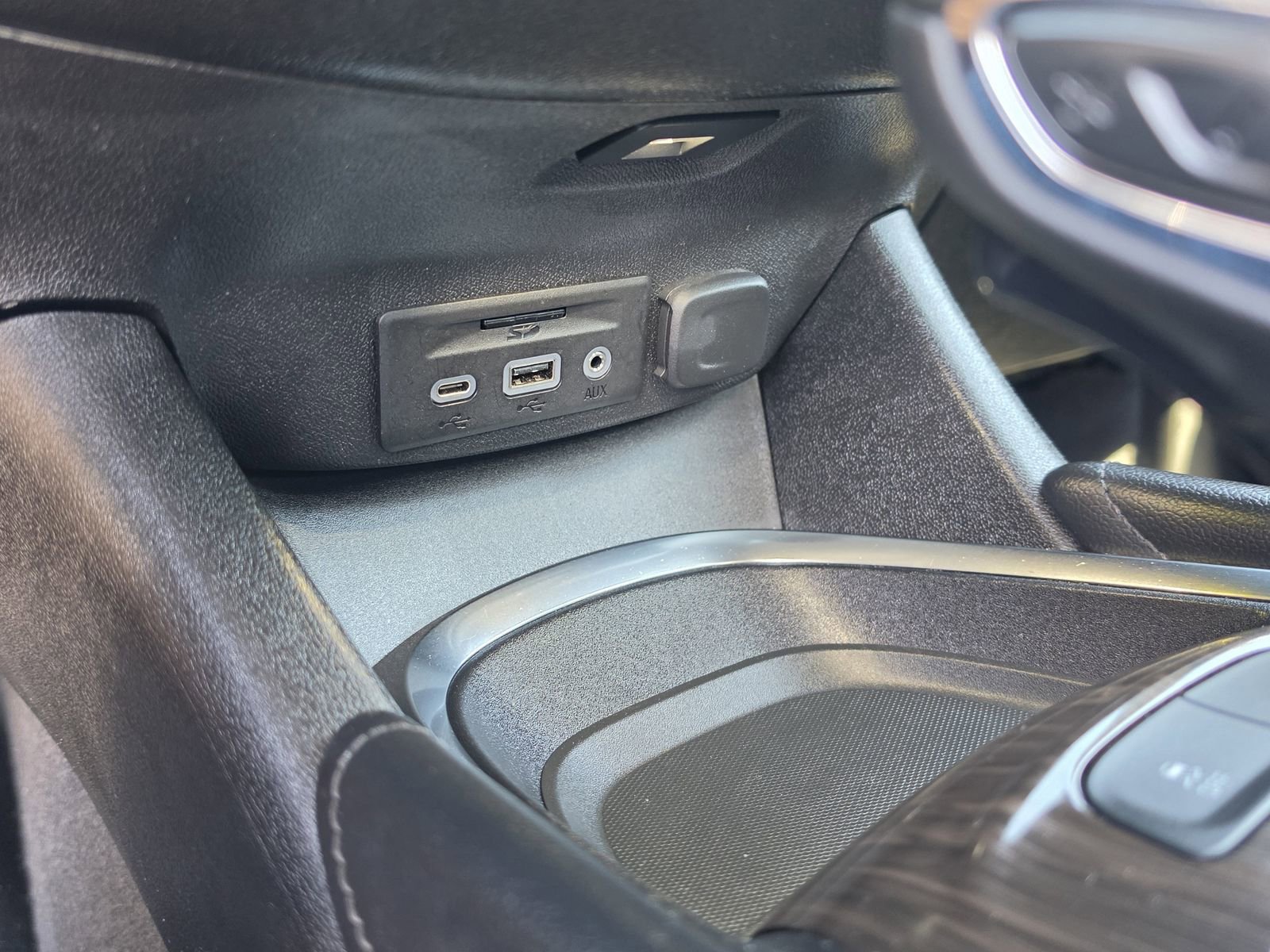 Used 2024 Chevrolet Malibu LT image 22
