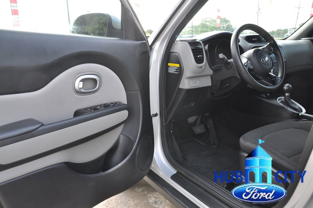 Used 2016 Kia Soul FWD image 11