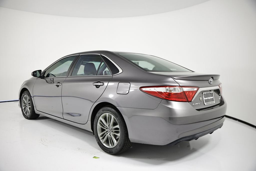 Used 2016 Toyota Camry SE w/ Moonroof Package image 3