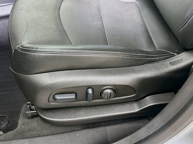 Used 2023 GMC Terrain SLT AWD/4WD image 23