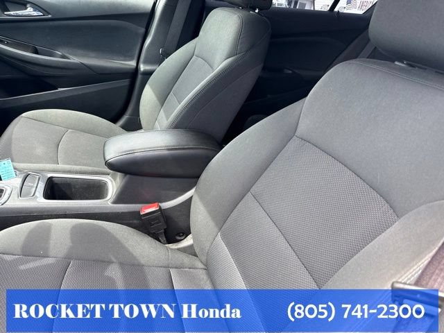 Used 2016 Chevrolet Cruze LT w/ Sun And Sound Package FWD image 8