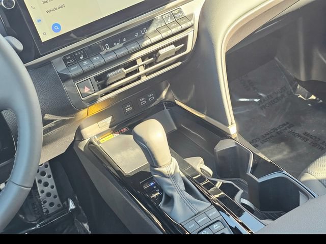 Used 2025 Toyota Camry XSE FWD image 35