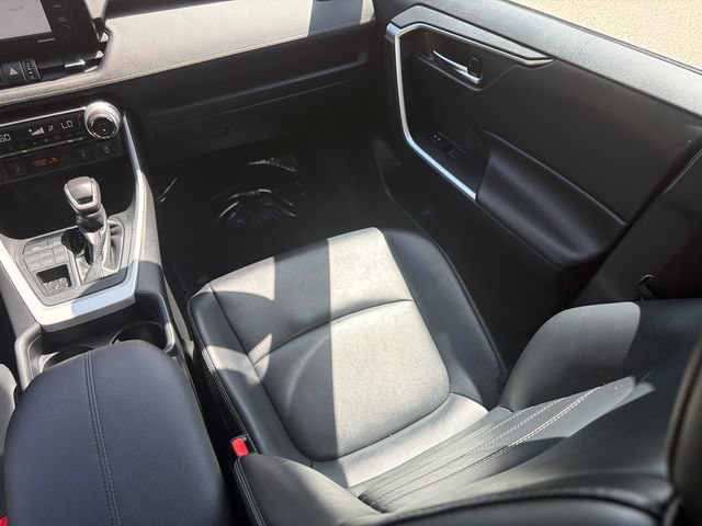 Used 2020 Toyota RAV4 XLE Premium AWD/4WD image 19