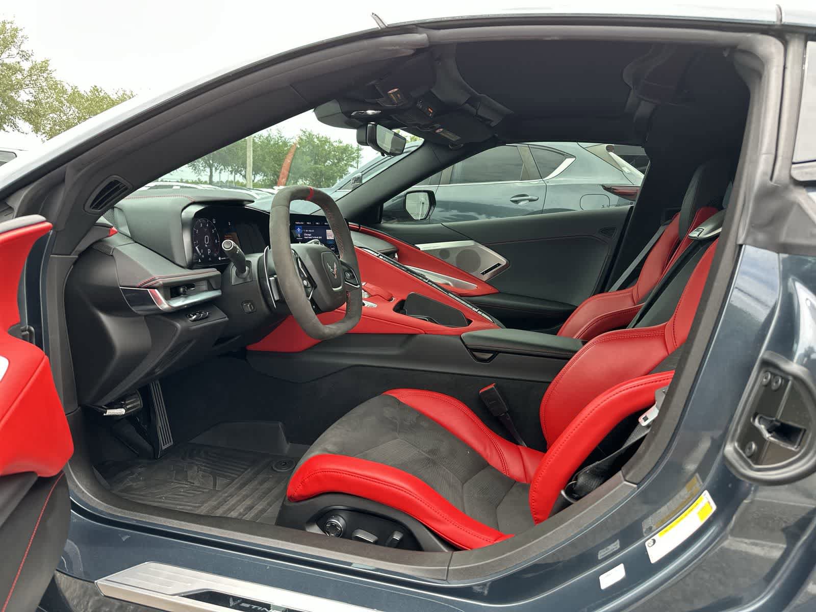 Used 2021 Chevrolet Corvette Stingray Preferred Cpe w/ Z51 Performance Package RWD image 2