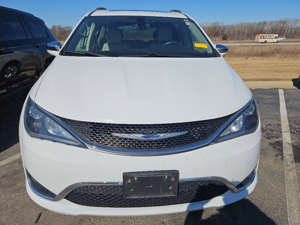Used 2020 Chrysler Pacifica Limited image 2