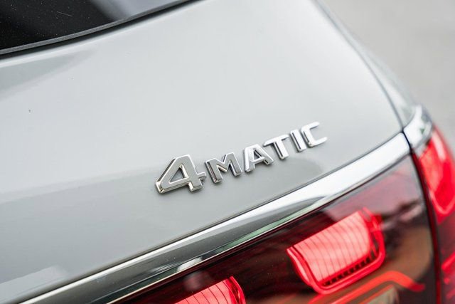 New 2026 Mercedes-Benz GLS 580 4MATIC image 9
