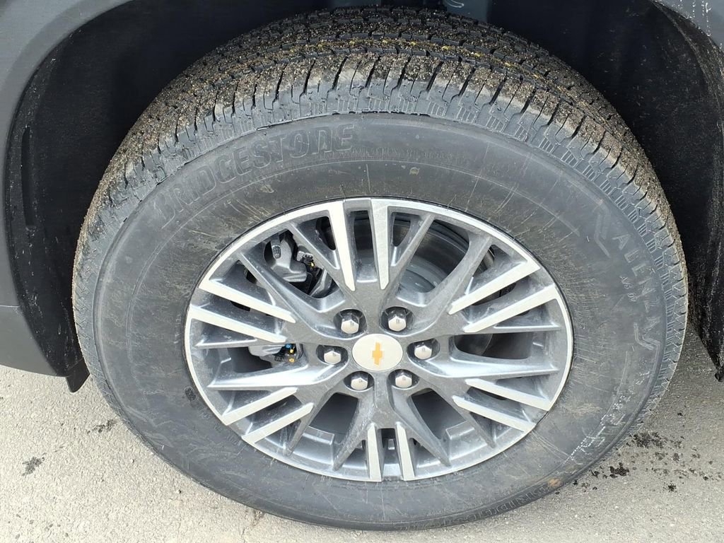 New 2026 Chevrolet Traverse LT w/ Driver Confidence Package AWD/4WD image 9