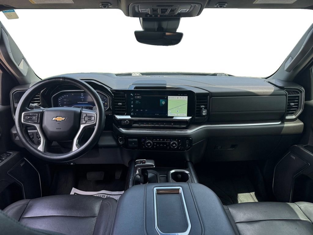 Used 2022 Chevrolet Silverado 1500 LTZ w/ LTZ Premium Package AWD/4WD image 12