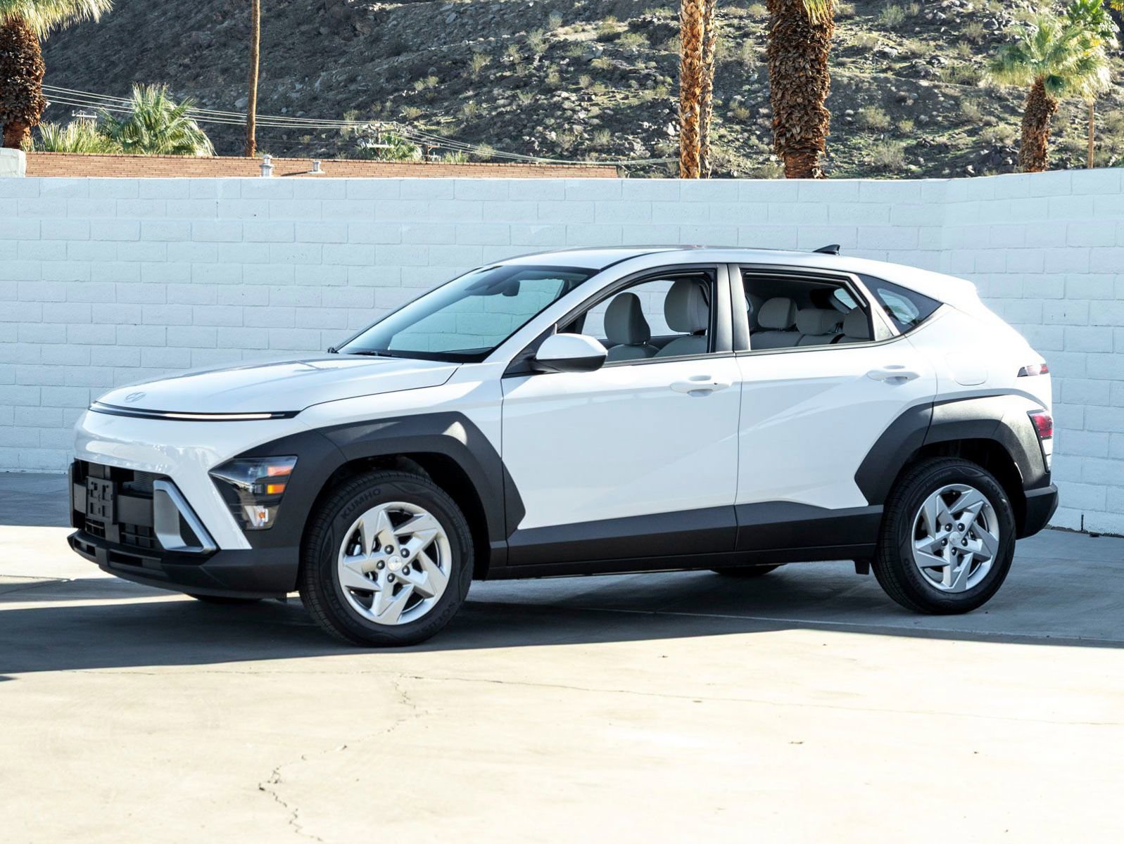 New 2025 Hyundai Kona SE image 6