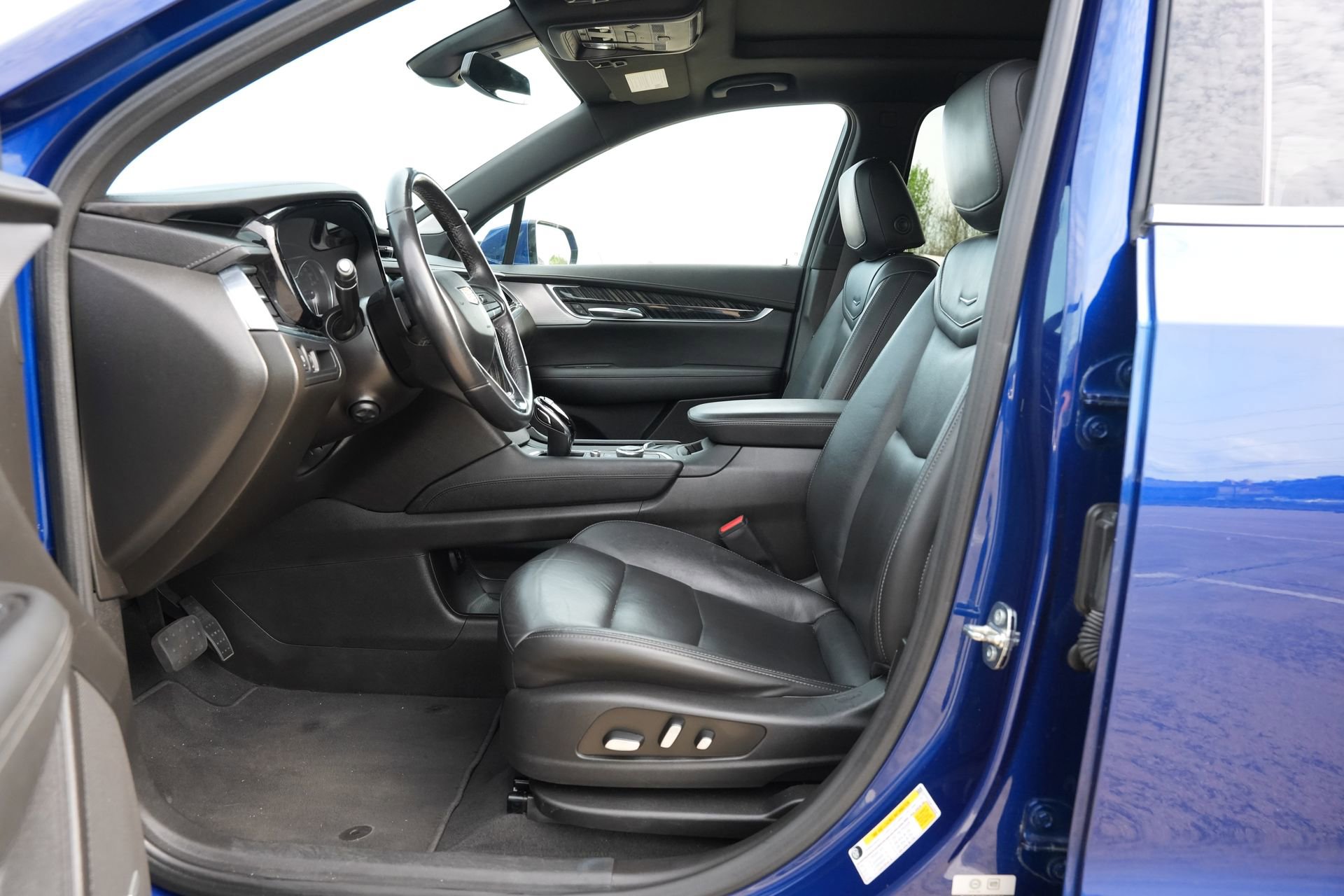 Used 2023 Cadillac XT6 Premium Luxury image 18