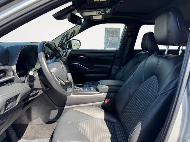 Certified 2025 Toyota Highlander XSE AWD/4WD image 9